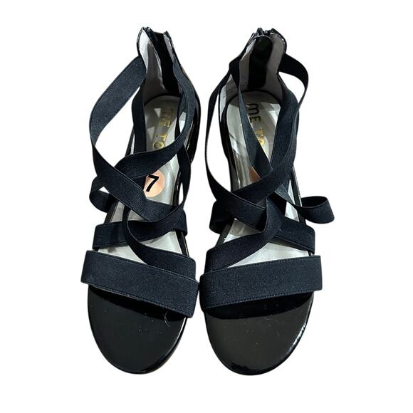 🍷Me Too black strapy sandals size 7 - Picture 1 of 5